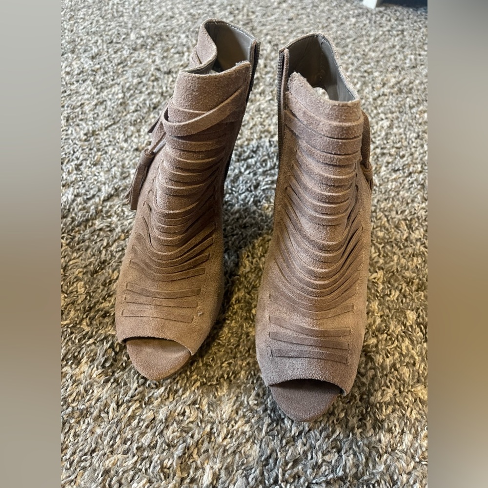 Vince Camuto Grey Heels - size 8.5